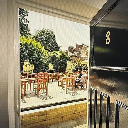 Gillygate Bar & Tea 3*